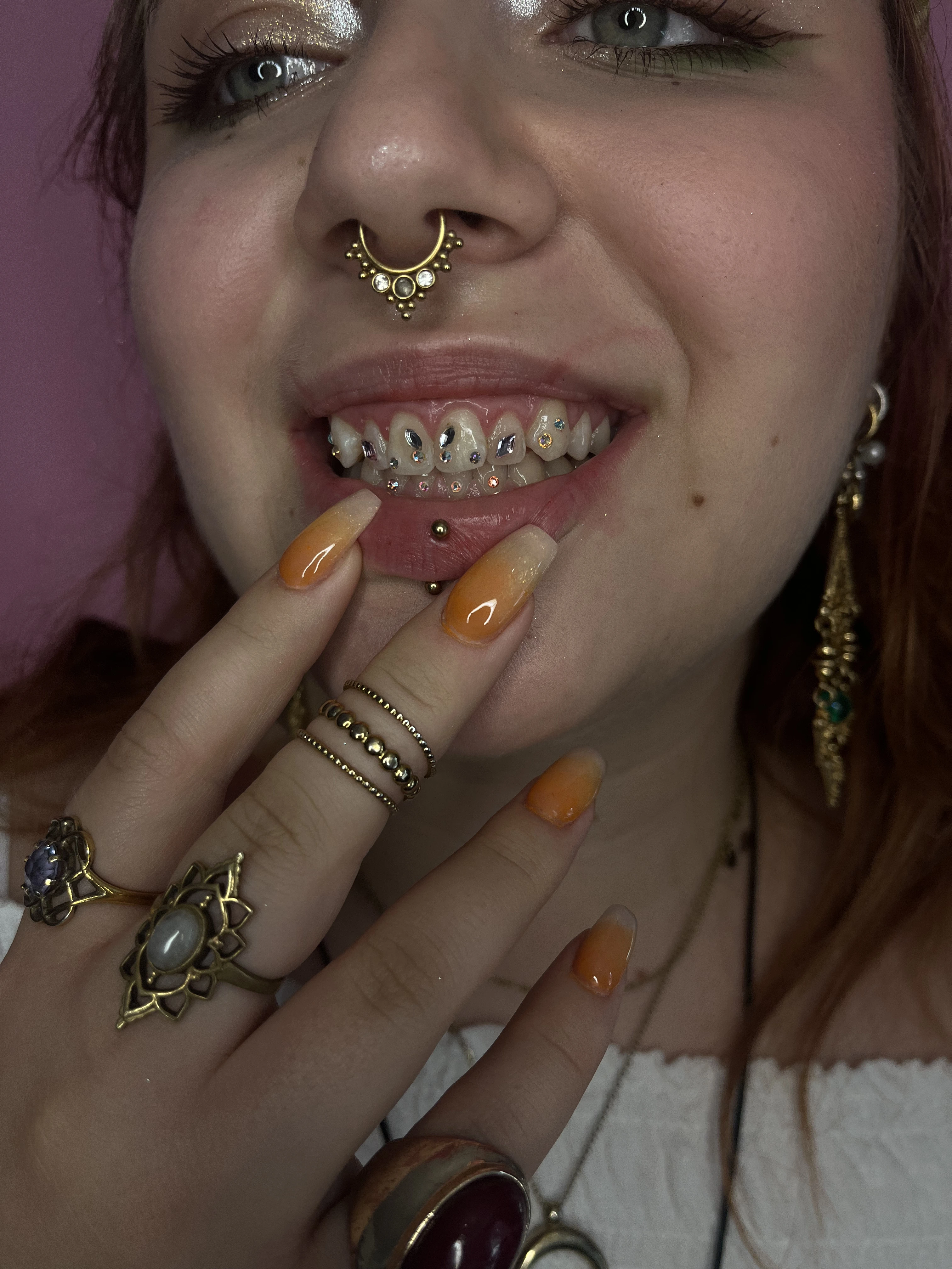 Efekt Toothgems - biżuteria nazębna